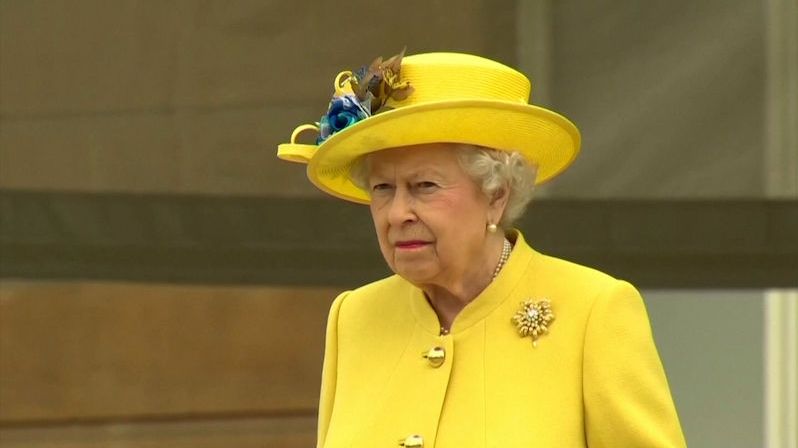 Pocta zavražděnému poslanci: Královna Alžběta učinila mimořádný krok